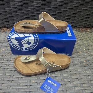 Birkenstock Gizeh 38 Metallic Gold Flip Flop Style Sandal